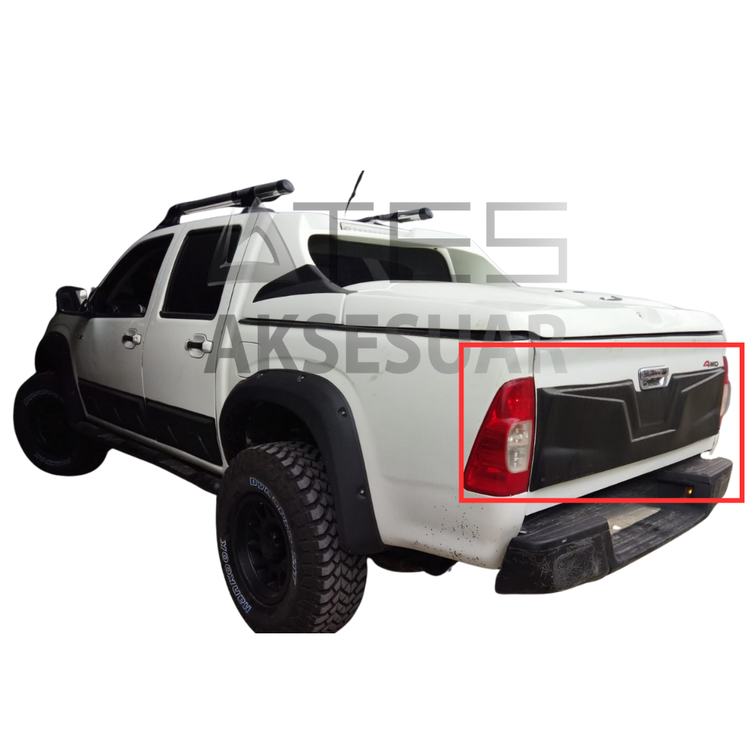 isuzu-d-max-2007-arka-bagaj-kaplama-dodigi-4000.png ISUZU D-MAX 2007+ ARKA BAGAJ KAPLAMA DODİĞİ - Görsel 1